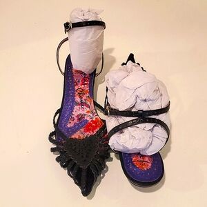 Women's Irregular Choice Black Leather Unique Pointed Kitten Heels Size 8.5
